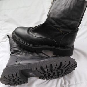 Black Leather Zipper Boots